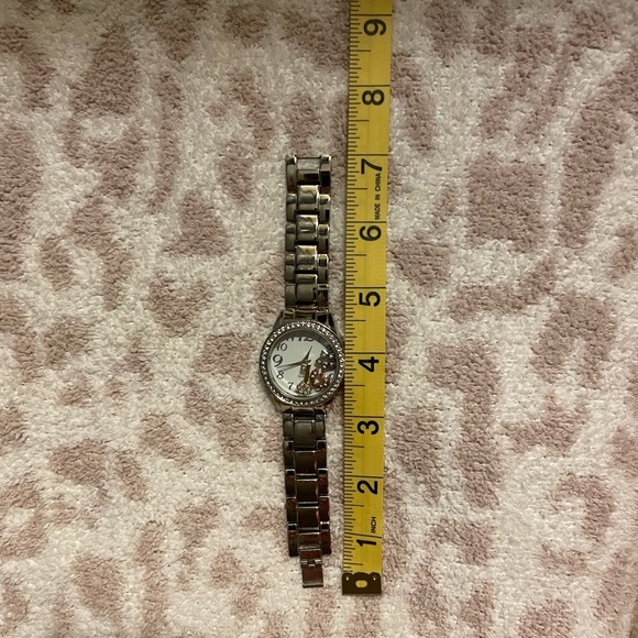 VGC Vintage AVON Floating Charms Silver tone Wristwatch. - Picture 11 of 16